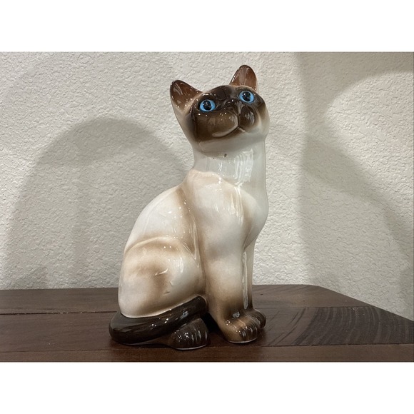 Enesco Other - Enesco Cat Figurine with Blue Eyes Siamese Kitten